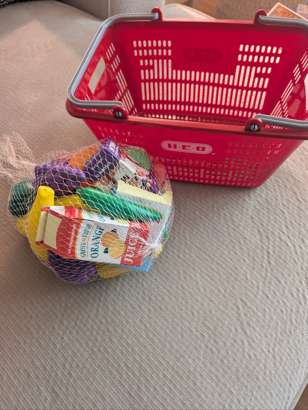 Red HEB Plastic Shopping Basket - With Playfood